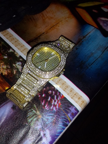 Reloj Dorado Diamantado