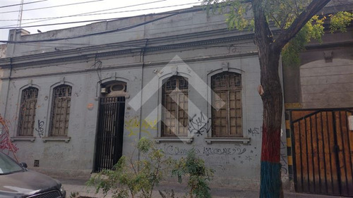 Casa En Arriendo De 8 Dorm. En Independencia