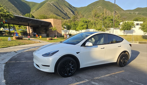 Tesla Model Y Autonomía Mayor 