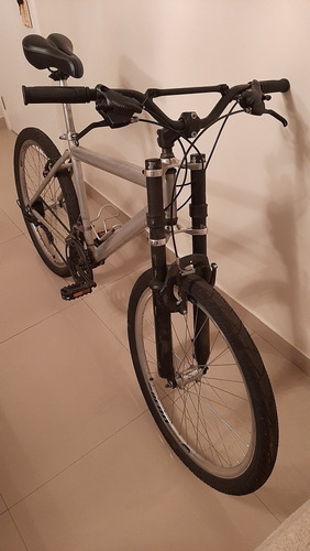 Bicicleta Mountain Bike - 21 Marchas - Aro 26