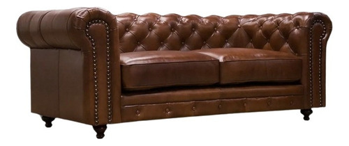 Sofá Conforto Piel Chesterfield De 2 Cuerpos Color Caramelo De Cuero Y Patas Color Marrón De Madera