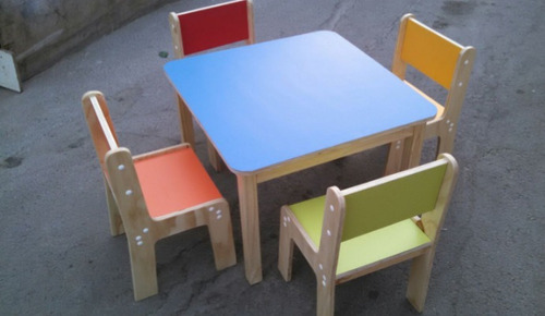 Mesa Y 4 Sillas Para Niños Colores.