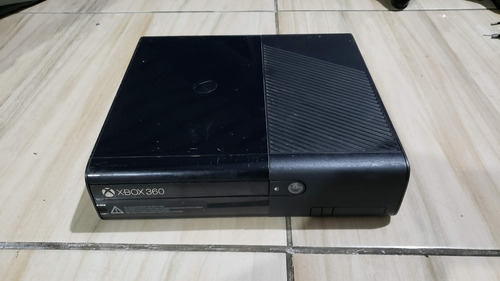 Xbox 360 Super Slim 4gb Bloqueado Só O Console Funcionando. G3