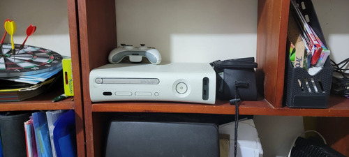Microsoft Xbox 360 Standard Color  Matte White