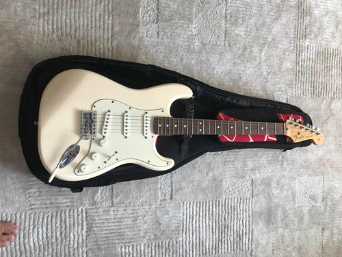 Guitarra Fender Stratocaster Mexicana Contourbody