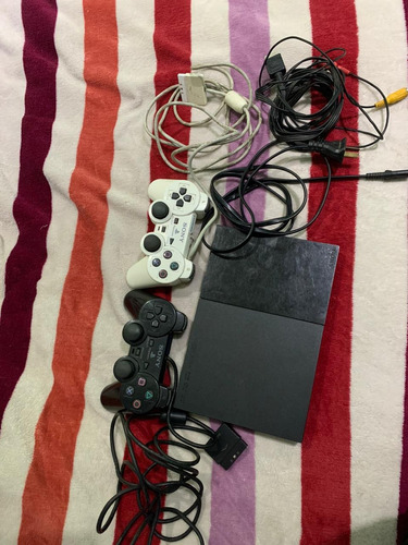 Sony Playstation 2 Slim Standard Negra + 2 Joistic +  Juegos