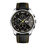 Reloj Pulsera Skmei 9106 De Cuerpo Color Plateado, Analógico, Para Hombre, Fondo Negro, Con Correa De Cuero Color Negro Y Amarillo, Agujas Color Blanco Y Amarillo, Dial Plateado, Subesferas Color Negr