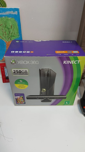 Xbox 360 - Completo - 2 Controles, Kinect, 3 Jogos