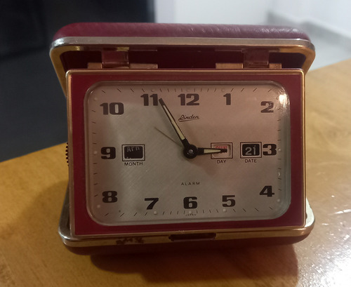 Antiguo Reloj Despertador De Viaje Triple Calendario No Anda