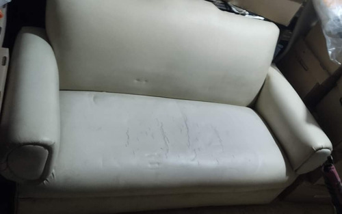 Se Vende Juego De Sillones 1 De 2 Cuerpos Y Dos De 1 Cuerpo 