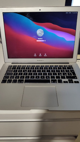 Macbook Air A1466 2010 13.3  (usado)