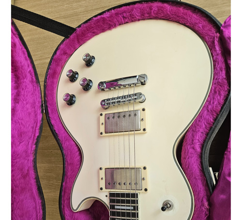 EpiPhone Les Paul Custom(veja O Outro Mais Barato).