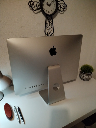 Apple iMac - 2013 A1418 21.5  12 Gb Ram, 1 Tb Ssd Core I5 