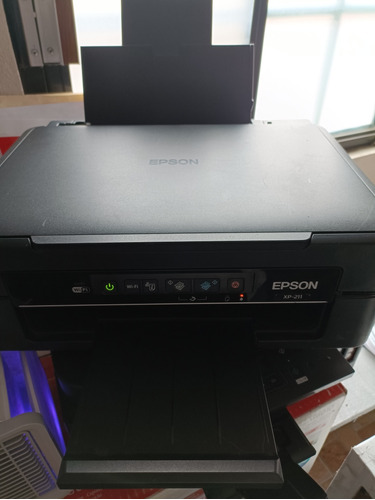 Impresora Epson Xp 211 Con Sistema De Tinta 