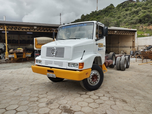 CAMINHÃO CHASSI 2318 6X2 ÚNICO DONO MERCEDES