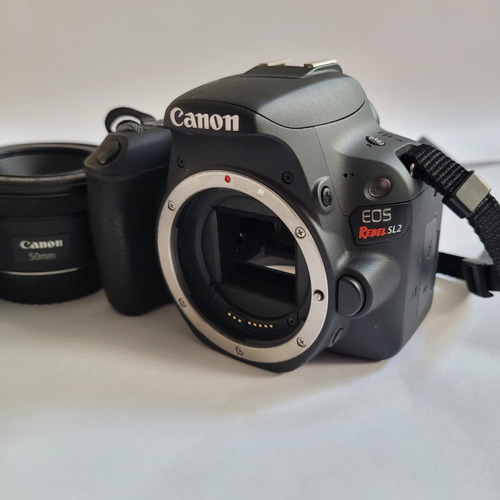 Canon Sl2 (4500 Cliques) + Lentes 24mm E 50mm