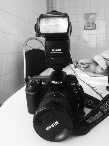 Nikon D200; Lente Afs 18-200 Dx Ed; Flash Speedlight Sb 800