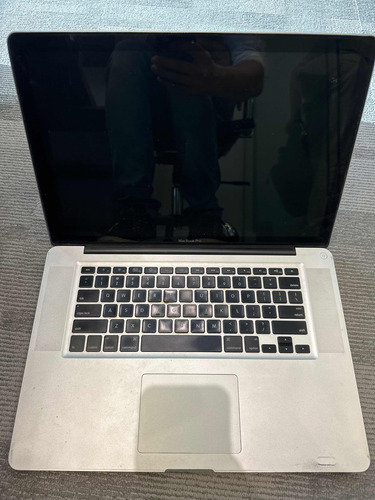 Macbook Pro A1286 2008 Core 2 Duo *defeito*