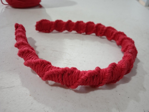 Diadema Tejida Nudo Espiral Roja