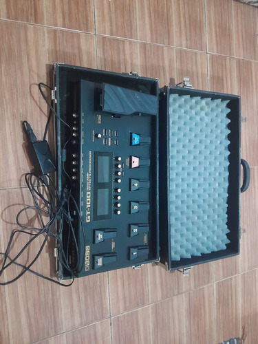 Pedal De Efeito Boss Gt-100  Com Case