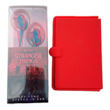 Audifonos De Boton Stranger Things Stf Y Porta Tarjetas Goma