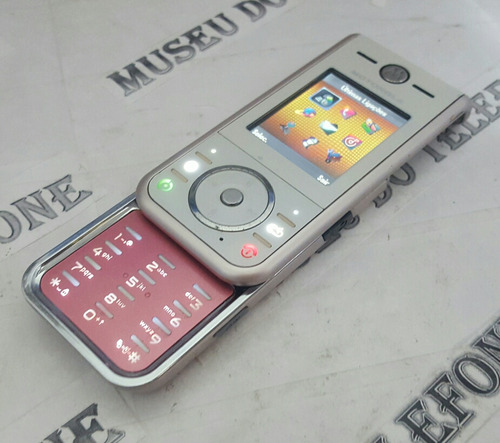 Celular Motorola Zn200 Rosa Lindo Usado Antigo De Chip 