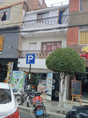 Local Comercial En Primer Piso Con 3 Niveles De Vivienda - Imagen 3