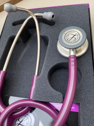 Estetoscopio Littmann Classic Iii 5831, Color Morado Ciruela, 3 M, Color Violeta Oscuro