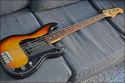 Bajo Fender Precision Bass Standard Japon 