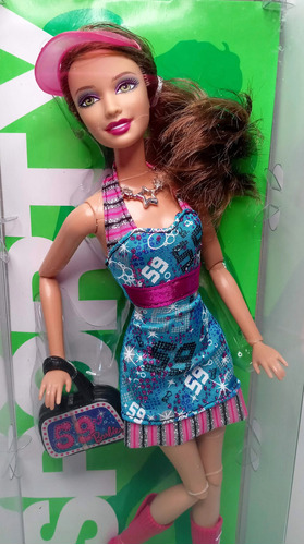 Muñeca Barbie Teresa Fashionista Articulada Sporty 2010