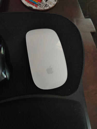 Apple Magic Mouse 1 Original (modelo A1296 Duas Pilhas Aa)