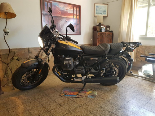 Moto Guzzi V9 Bobber Italiana 2017 Con 840 Km