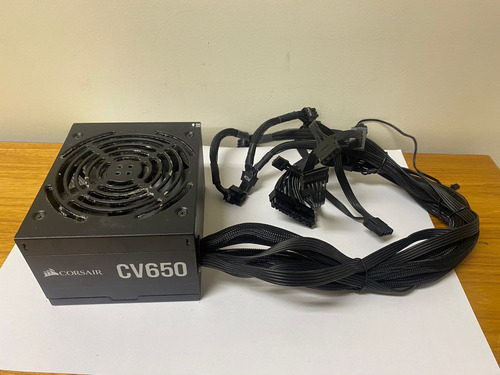 Fonte De Alimentação Para Pc Corsair Cv650w