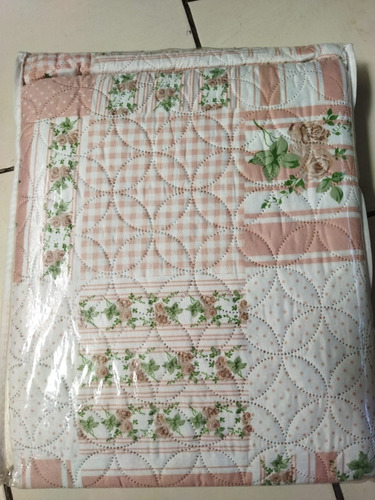 Cubrecama Quilt 1,5 Plazas Estampado Hotpress Doral Diseño 1