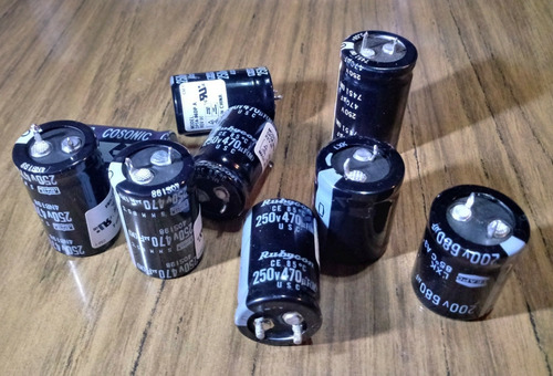 Capacitor Electrolitico 250v 470µf Y Similares -usados-