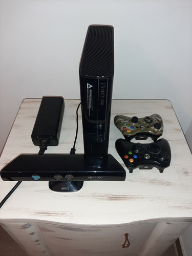 X Box 360  250gb +2 Controles Inalámbric +kinect+15 Juegos