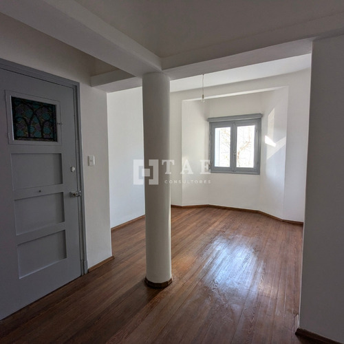 Buen Apartamento En Aguada 2 Dormitorios Muy Luminoso Y Funcional