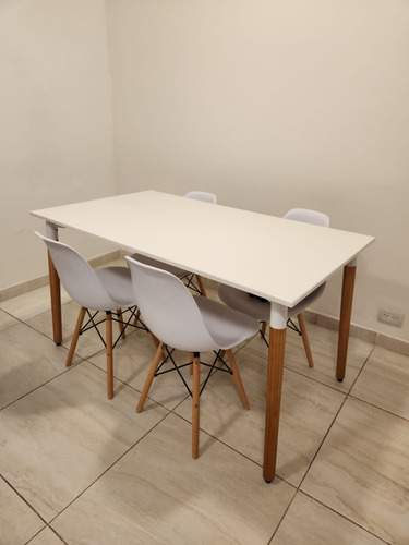 Mesa Eames Rectangular Y 4 Sillas