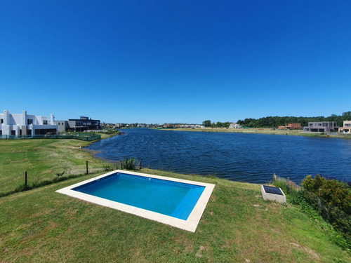 Casa En Venta En El Barrio Santa Ana , Villanueva , Tigre