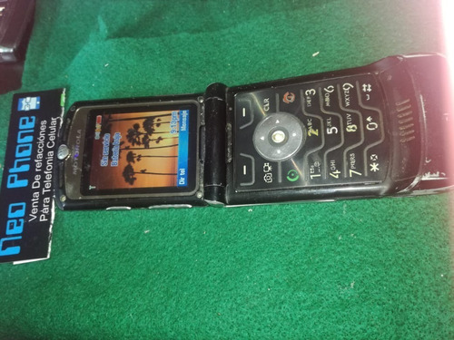 Telefono Motorola V3 Con Detalle
