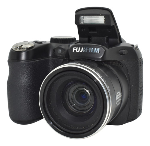 Cámara Fujifilm Finepix S 14 Megapíxeles 18x Zoom