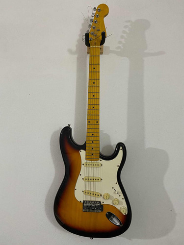 Guitarra Leonard Le 362 Stratocaster Sunburst