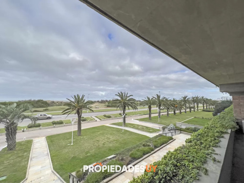En Venta, Departamento En Primera Linea De Playa Brava - Imagen 4