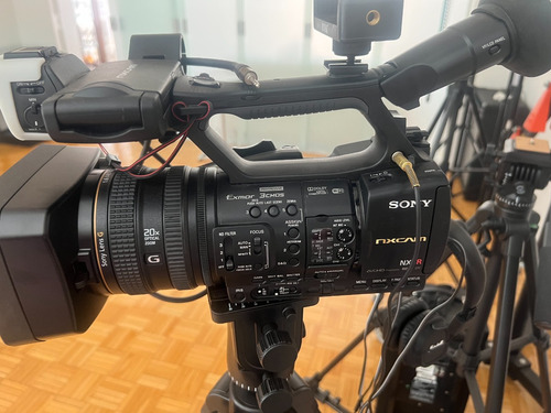 Câmera De Vídeo Sony Hxr-nx5r Full Hd Ntsc Black