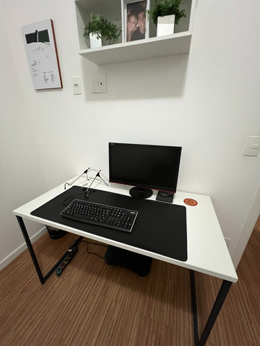 Mesa De Escritório | Home Office | Branca E Grande 