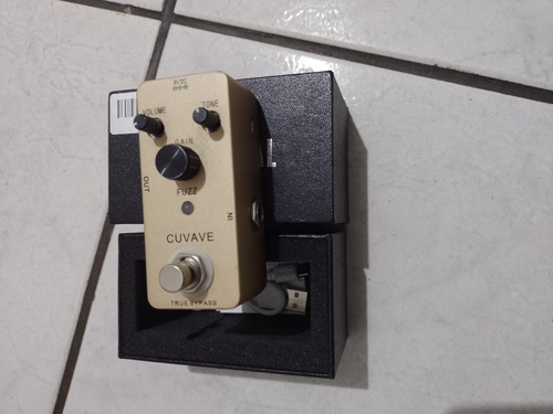 Pedal Cuvave Fuzz Para Guitarra 