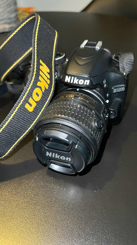 Câmera Nikon D3200 Com Lente 18-55mm E Tripé