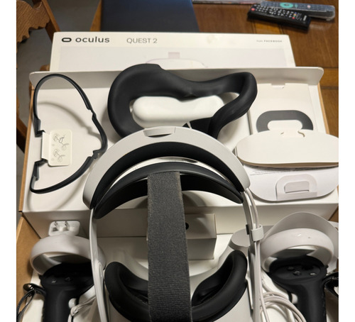 Oculus Quest 2 Con Kit De Protección Y Vincha Con Bateria