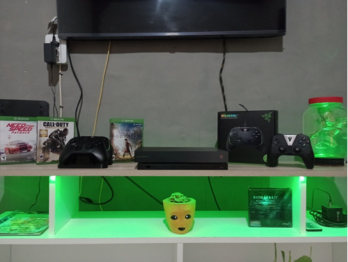 Xbox One X Project Scorpio + 3 Joystick Y Juegos! Completa