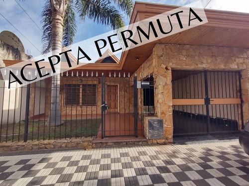 Casa En Venta 4 Ambientes Garage Quincho Temperley Permuta